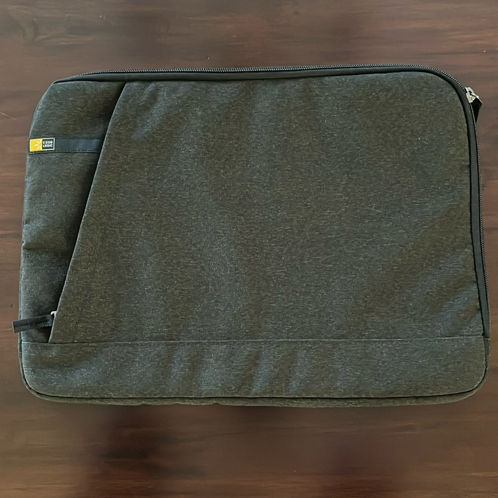Case logic laptop soft case
